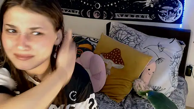 AlienforTwenty online show from February 27, 2026, 10:37 am