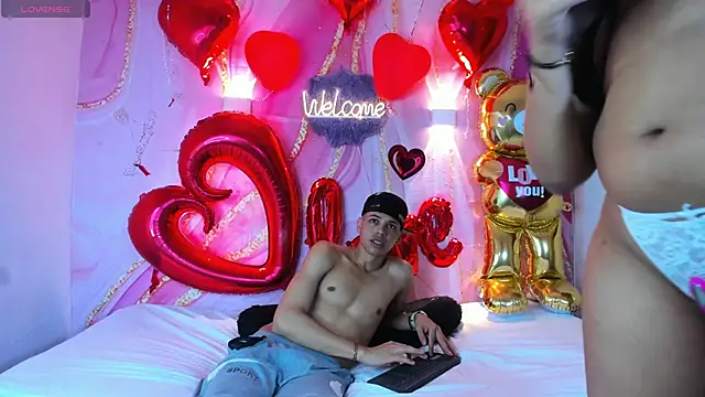 Snapshot of Jessy_and_Joy chatting on February 15, 2026, 7:21 pm Jessy and Joy online show from February 15, 2026, 7:21 pm