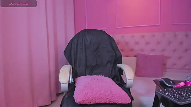 Snapshot of Jaddy_lol chatting on February 15, 2026, 8:35 am Jaddy lol online show from February 15, 2026, 8:35 am