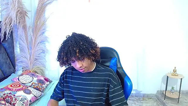 angelll18  online show from June 4, 2026, 8:48 pm