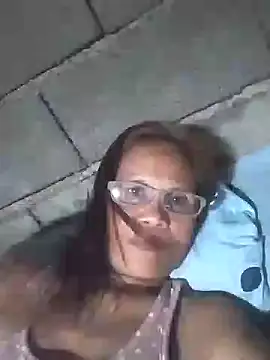 Snapshot of Petite_elise chatting on January 12, 2026, 11:15 am Petite elise online show from January 12, 2026, 11:15 am