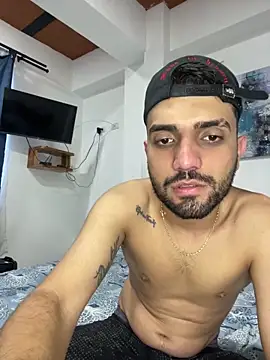 jamess 0 online show from May 5, 2026, 10:18 pm