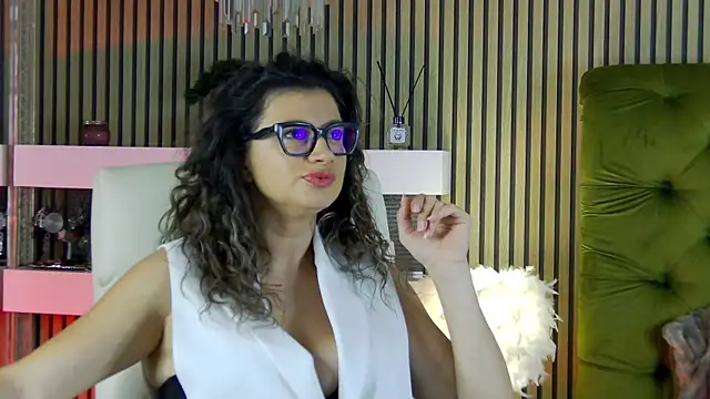 MiraBennet online show from January 8, 2026, 7:43 am