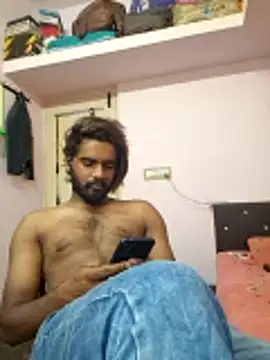 suhxil79 online show from May 3, 2026, 9:48 am