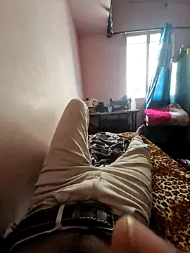 suhxil79 online show from June 29, 2026, 4:52 am