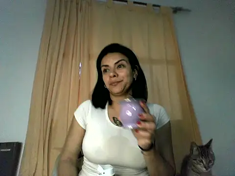 Snapshot of luluclark69 chatting on June 1, 2026, 11:34 am luluclark69 online show from June 1, 2026, 11:34 am