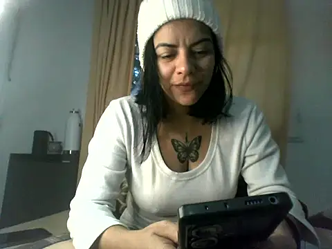 Snapshot of luluclark69 chatting on June 4, 2026, 11:38 am luluclark69 online show from June 4, 2026, 11:38 am