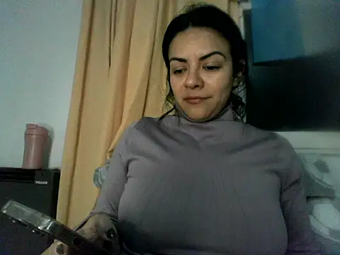 Snapshot of luluclark69 chatting on June 16, 2026, 12:02 am luluclark69 online show from June 16, 2026, 12:02 am