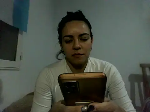 Snapshot of luluclark69 chatting on June 17, 2026, 11:05 pm luluclark69 online show from June 17, 2026, 11:05 pm