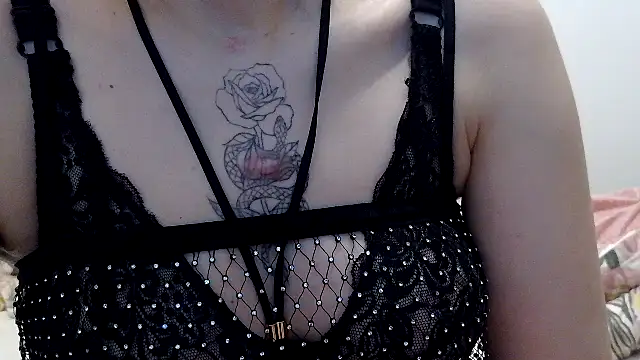 Snapshot of anngelle chatting on May 8, 2026, 6:19 am anngelle online show from May 8, 2026, 6:19 am