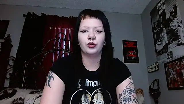 Snapshot of Bettieee_Agura chatting on April 8, 2026, 11:16 pm Bettieee Agura online show from April 8, 2026, 11:16 pm