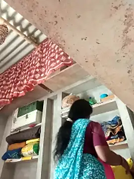 Shreya pandit online show from April 6, 2026, 6:47 am