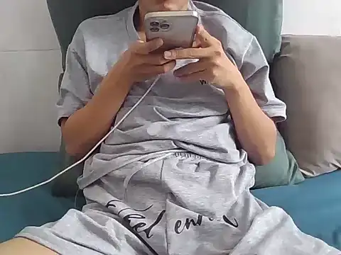 Snapshot of Huybin99 chatting on January 7, 2026, 6:05 am Huybin99 online show from January 7, 2026, 6:05 am