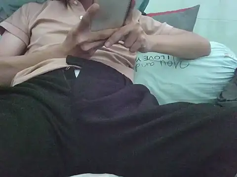 Snapshot of Huybin99 chatting on February 13, 2026, 6:53 am Huybin99 online show from February 13, 2026, 6:53 am