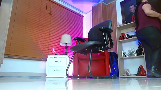 paola xm online show from March 14, 2026, 10:10 am