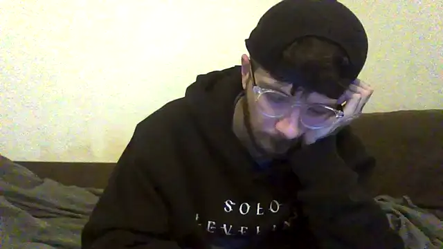 atreus69big online show from May 15, 2026, 6:59 pm