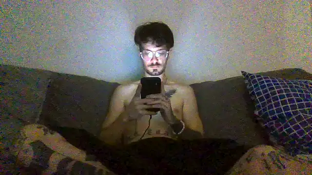 Snapshot of atreus69big chatting on June 30, 2026, 7:15 pm atreus69big online show from June 30, 2026, 7:15 pm