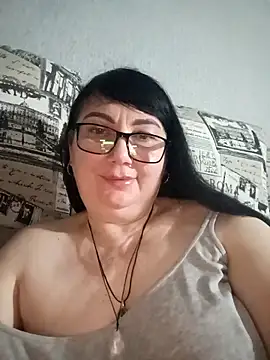 MariSwan222 online show from March 6, 2026, 9:33 pm