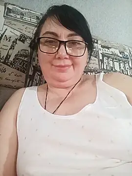 MariSwan222 online show from April 18, 2026, 2:21 pm