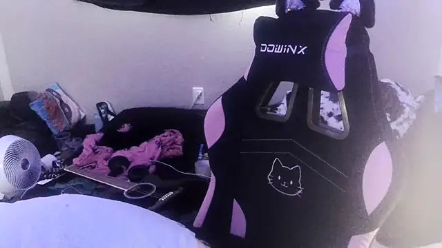 Snapshot of rubygloom chatting on January 8, 2026, 10:01 pm rubygloom online show from January 8, 2026, 10:01 pm