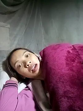 Snapshot of Andrea-688 chatting on December 21, 2025, 12:18 am Andrea-688 online show from December 21, 2025, 12:18 am