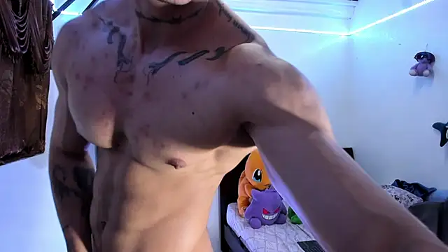 Snapshot of Bull__fit chatting on June 10, 2026, 4:12 am Bull fit online show from June 10, 2026, 4:12 am