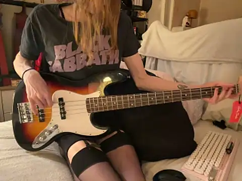 Snapshot of Sara_ftw21 chatting on March 1, 2026, 12:45 am Sara ftw21 online show from March 1, 2026, 12:45 am