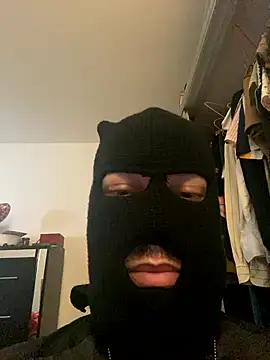 Snapshot of 3LEGSSS chatting on January 10, 2026, 1:35 pm 3LEGSSS online show from January 10, 2026, 1:35 pm