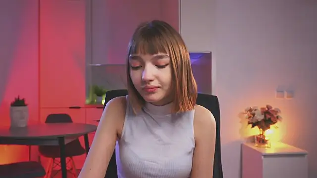 Leyla crsh online show from April 15, 2026, 6:31 am