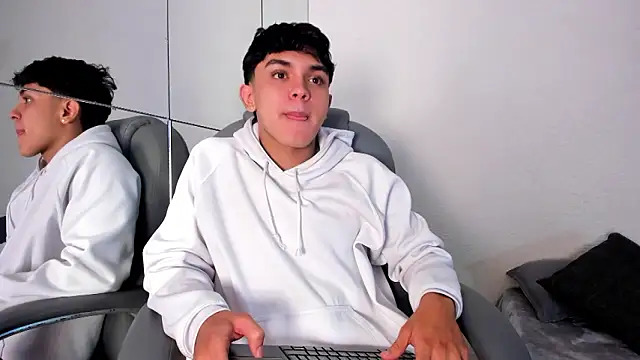  TaylorBlack online show from March 15, 2026, 11:38 am