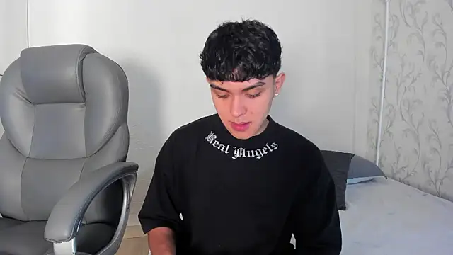  TaylorBlack online show from March 27, 2026, 11:32 am