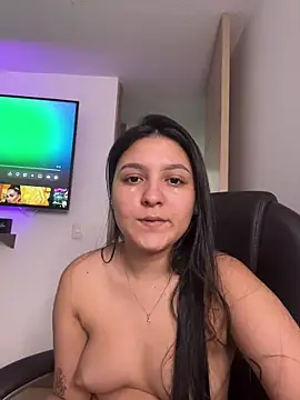 Snapshot of Camila_sanchez25 chatting on May 1, 2026, 7:40 pm Camila sanchez25 online show from May 1, 2026, 7:40 pm