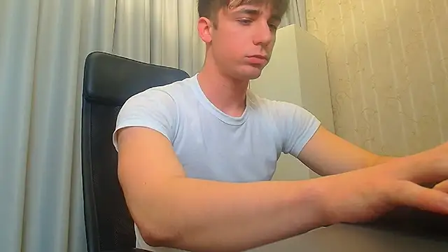 Snapshot of KellenWest chatting on December 19, 2025, 5:14 am KellenWest online show from December 19, 2025, 5:14 am