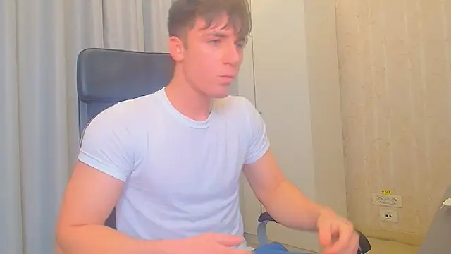 Snapshot of KellenWest chatting on December 20, 2025, 5:14 am KellenWest online show from December 20, 2025, 5:14 am