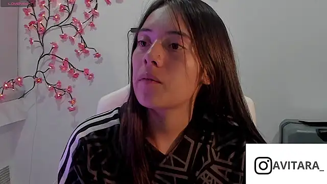 Snapshot of vanesita_ chatting on June 24, 2026, 11:48 pm vanesita online show from June 24, 2026, 11:48 pm