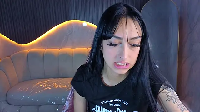 Tifany Tx online show from March 4, 2026, 12:33 pm