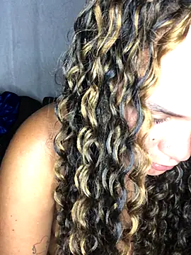 Snapshot of Geelalmeida chatting on December 19, 2025, 2:07 am Geelalmeida online show from December 19, 2025, 2:07 am