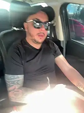 Snapshot of Diegohernan17 chatting on June 27, 2026, 3:39 pm Diegohernan17 online show from June 27, 2026, 3:39 pm