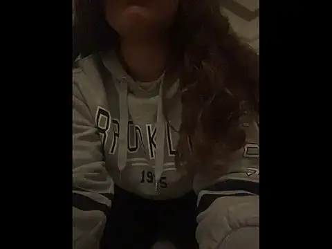 LiaCuti online show from February 8, 2026, 3:54 am