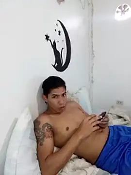 LolaAndBugs  online show from January 15, 2026, 8:12 pm