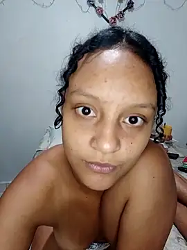 LolaAndBugs  online show from February 6, 2026, 11:41 pm