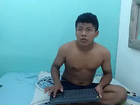 Snapshot of toomixxx chatting on December 23, 2025, 7:06 am toomixxx online show from December 23, 2025, 7:06 am