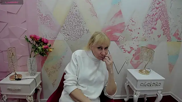 Snapshot of Kiky_ani1 chatting on December 16, 2025, 11:15 am Kiky ani1 online show from December 16, 2025, 11:15 am