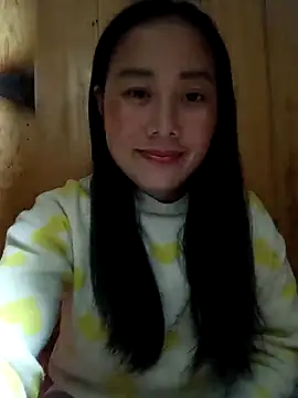 Chloe-ee online show from December 16, 2025, 12:10 pm