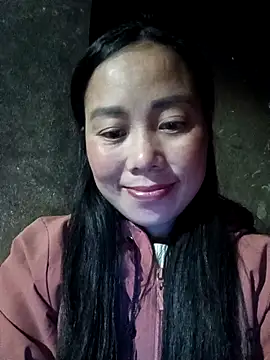 Chloe-ee online show from December 17, 2025, 12:38 am