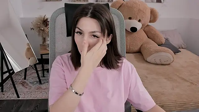 Snapshot of DiRosie chatting on March 1, 2026, 9:33 am DiRosie online show from March 1, 2026, 9:33 am