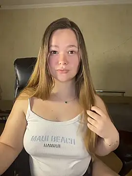 Snapshot of CaramelleSugarr chatting on May 1, 2026, 6:45 pm CaramelleSugarr online show from May 1, 2026, 6:45 pm