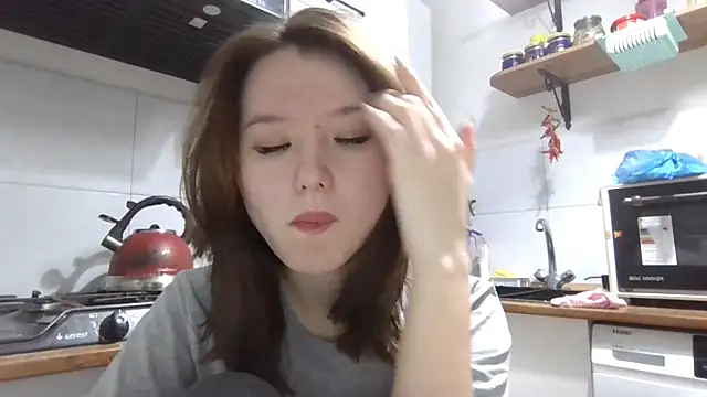 Snapshot of VelmaMaasch chatting on December 17, 2025, 2:56 pm VelmaMaasch online show from December 17, 2025, 2:56 pm