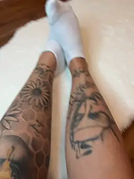 Klarry69 online show from April 9, 2026, 8:25 pm