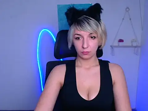 Lana Foxyy online show from February 7, 2026, 1:04 pm